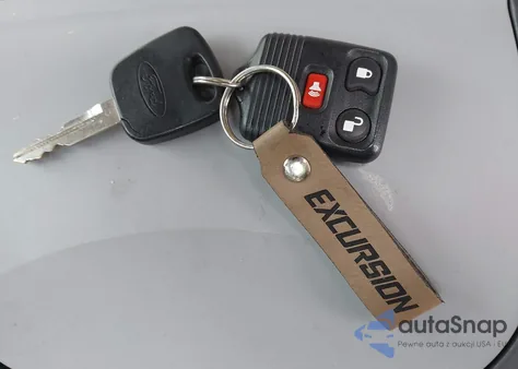 2002 Ford Excursion Limited from USA, damaged, VIN 1FMSU43F42EA51720